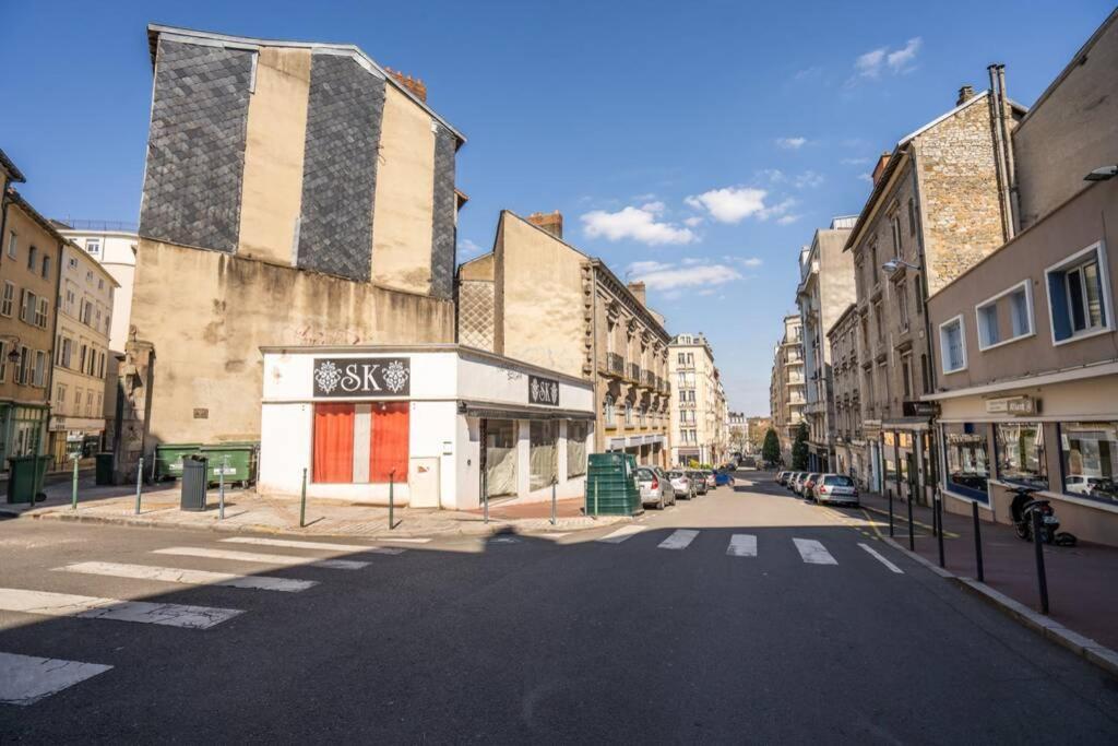 La Veilleuse - Appartement Au Coeur Du Centre Ville Лимож Екстериор снимка